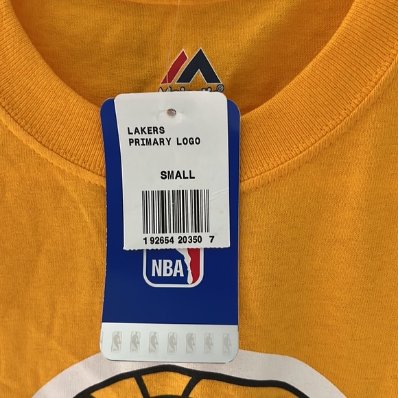 Los Angeles Lakers Shirt - Picture 2 of 3